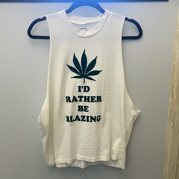 NEU OVERSIZED VINTAGE GRAPHIC PRINT TANK TOP, SIZE SMALL, WHITE/GREEN - Picture 2 of 7